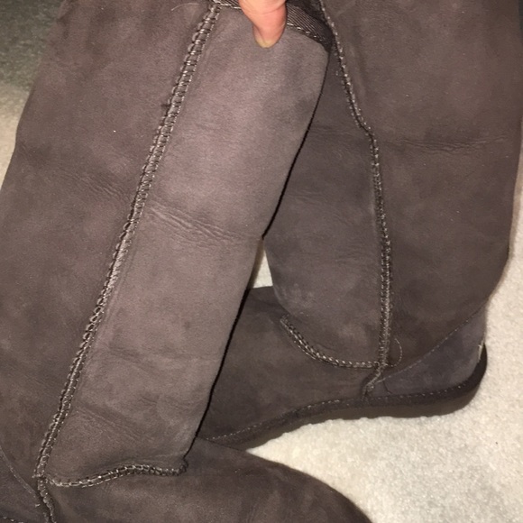 Tall dark brown ugg boots - Picture 7 of 8